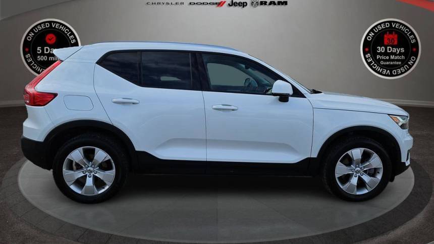 2022 Volvo XC40 Momentum — SUV — 76,759 mi — Wayland, MI