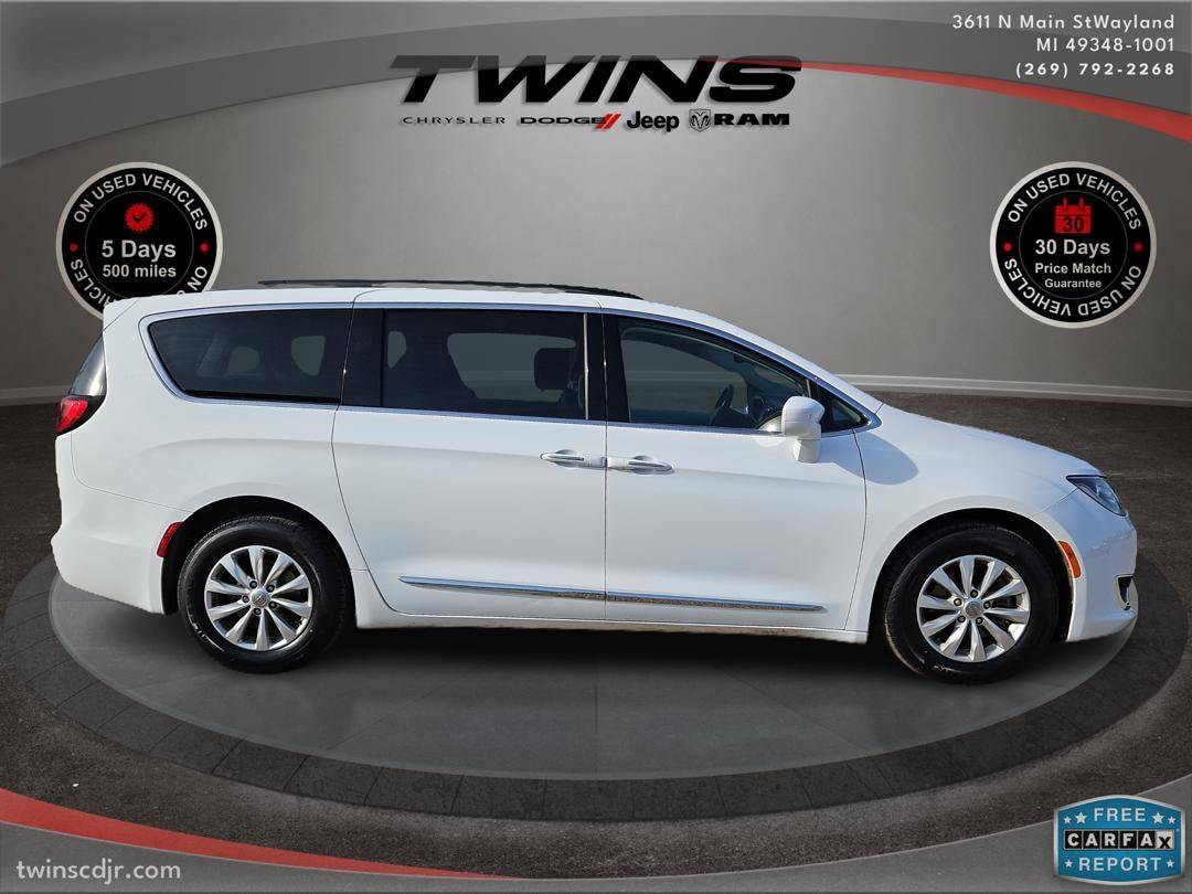 2017 Chrysler Pacifica Touring L — Minivan — 89,569 mi — Wayland, MI
