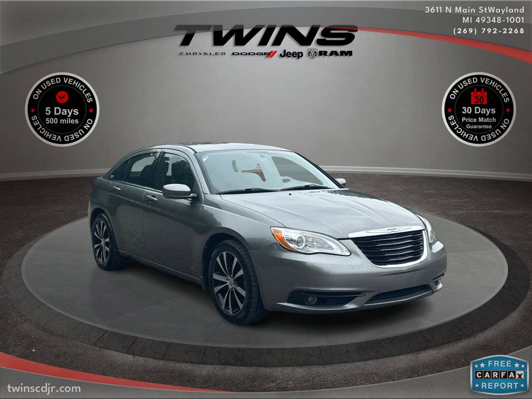 2013 Chrysler 200 Touring — Sedan — 117,758 mi — Wayland, MI
