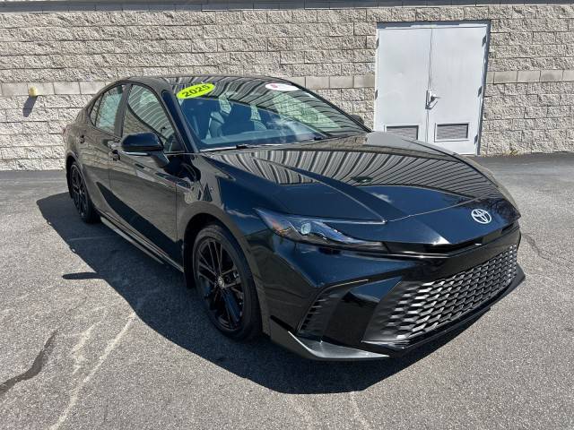 2025 Toyota Camry SE — Sedan — 24 mi — High Point, NC