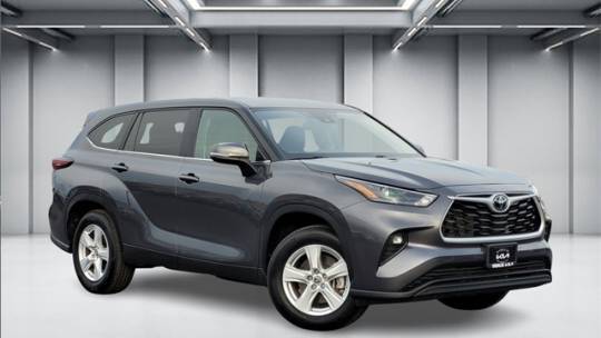 2024 Toyota Highlander LE — SUV — 27,518 mi — Visalia, CA