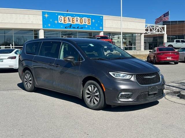 2023 Chrysler Pacifica Hybrid Touring L — Minivan — 70,570 mi — Sandy, UT