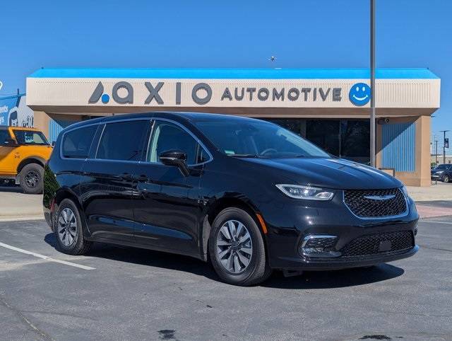 2024 Chrysler Pacifica Hybrid Select — Minivan — 30,526 mi — Sandy, UT