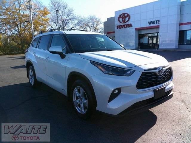 2023 Toyota Highlander Hybrid LE — SUV — 32,719 mi — Watertown, NY