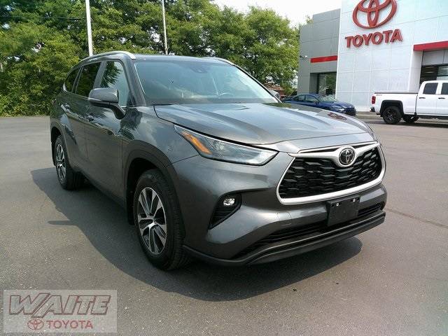 2024 Toyota Highlander XLE — SUV — 13,135 mi — Watertown, NY