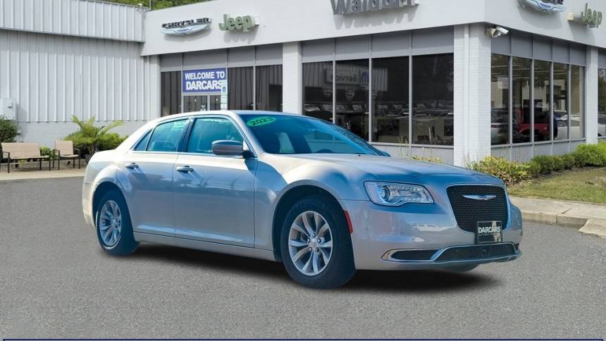 2023 Chrysler 300 Touring — Sedan — 288 mi — Waldorf, MD
