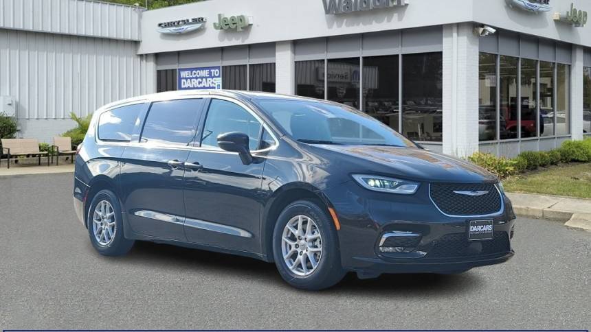 2023 Chrysler Pacifica Touring L — Minivan — 63,787 mi — Waldorf, MD