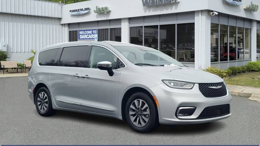 2023 Chrysler Pacifica Hybrid Limited — Minivan — 60,027 mi — Waldorf, MD