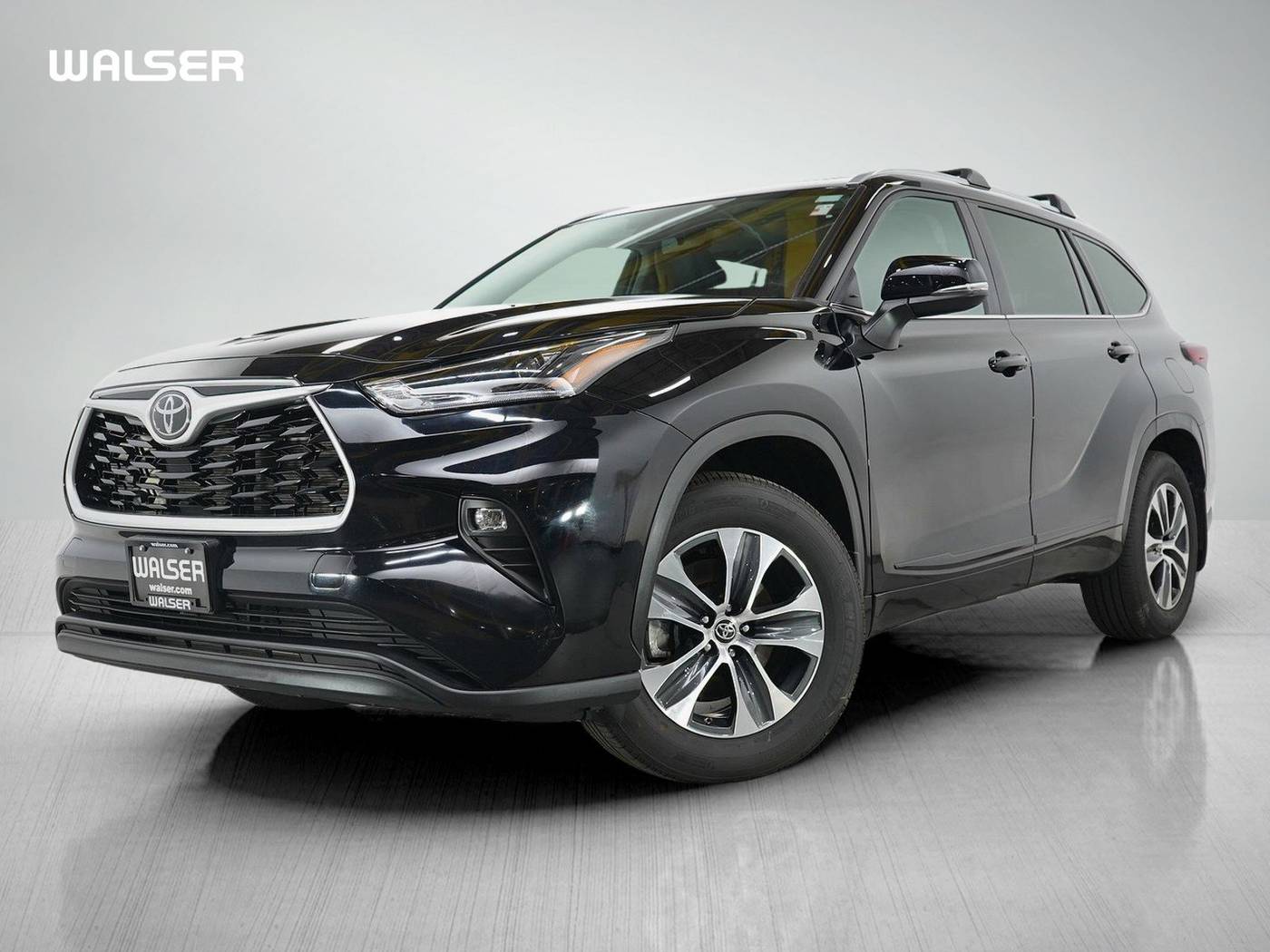 2023 Toyota Highlander XLE — SUV — 23,186 mi — Bloomington, MN