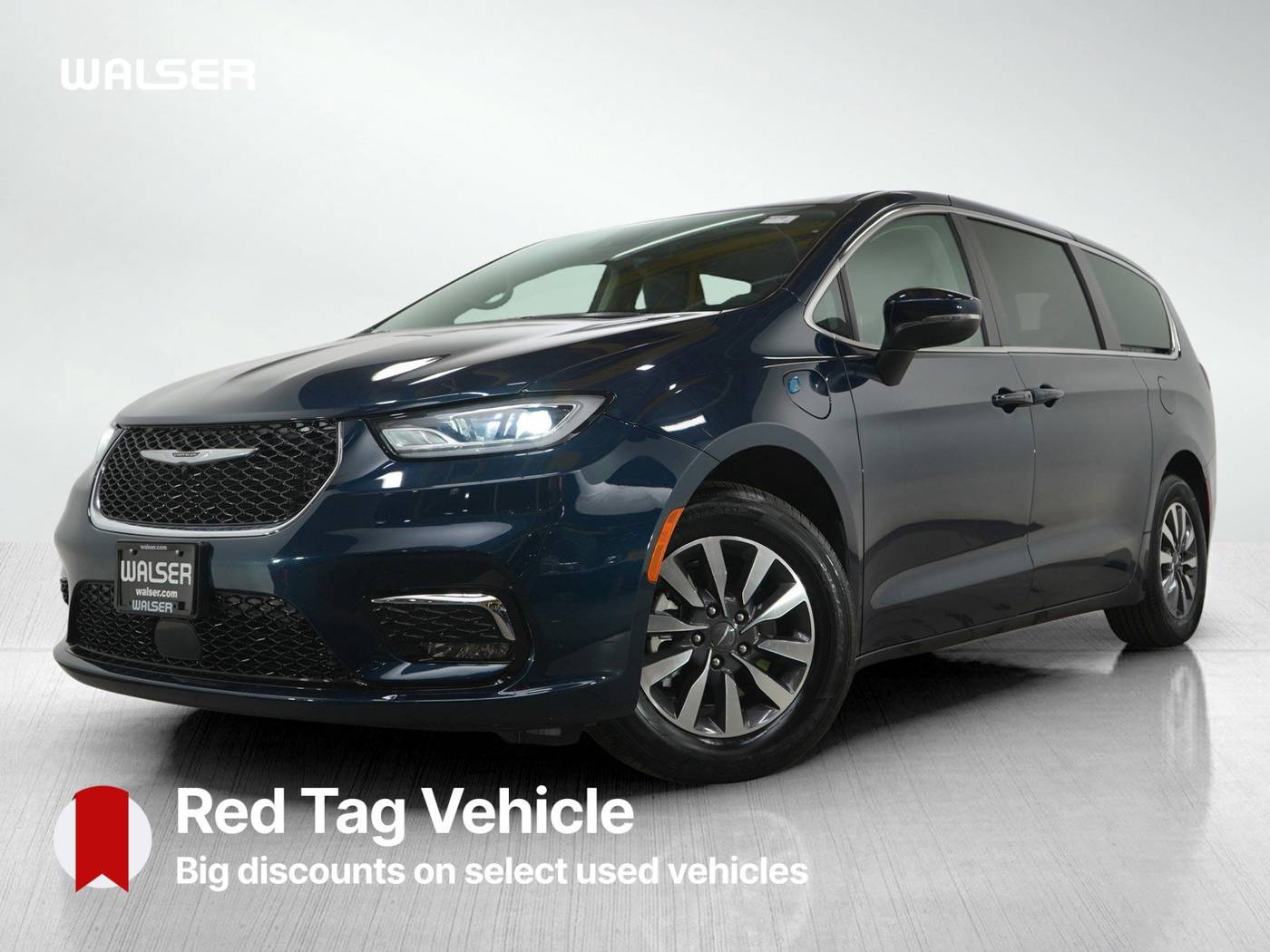 2023 Chrysler Pacifica Hybrid Touring L — Minivan — 36,541 mi — Hopkins, MN