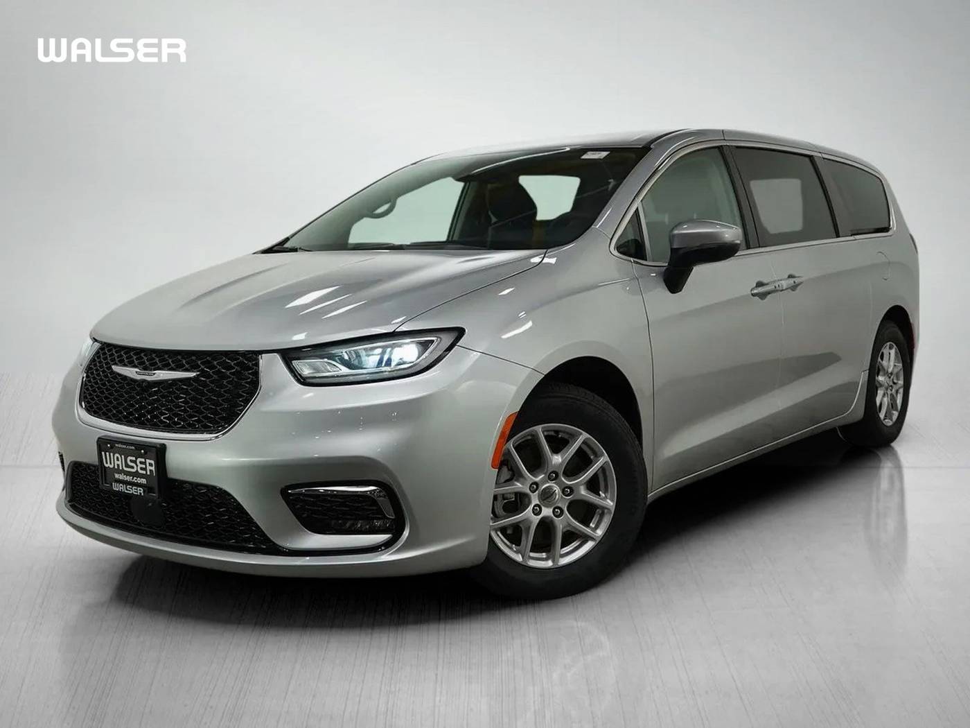 2023 Chrysler Pacifica Touring L — Minivan — 58,484 mi — Hopkins, MN