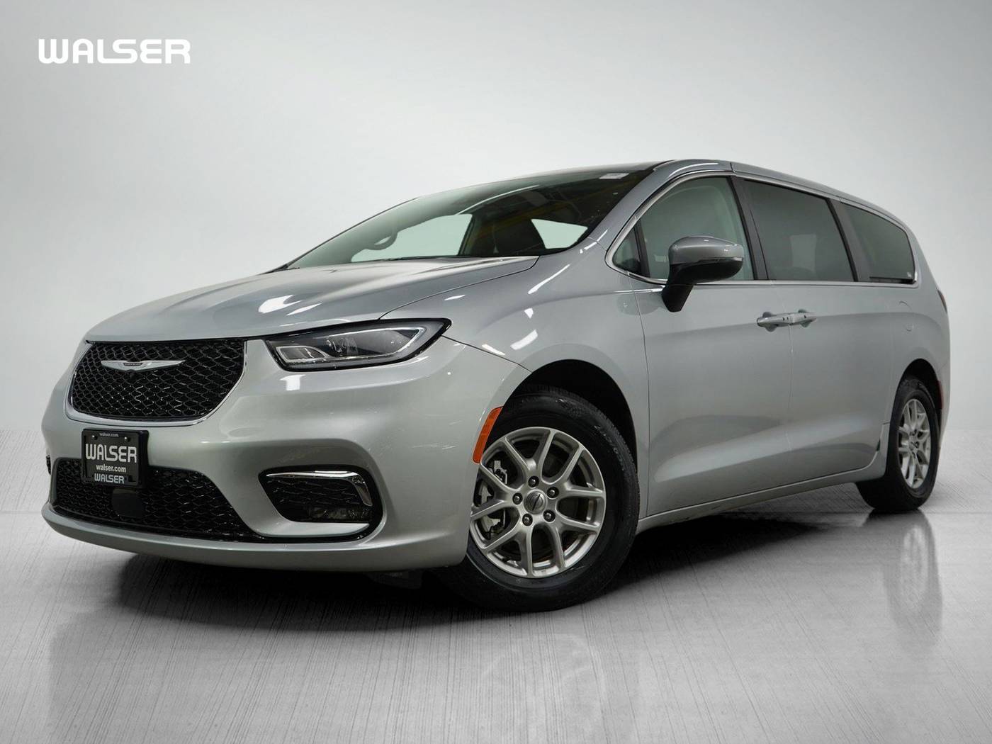 2023 Chrysler Pacifica Touring L — Minivan — 51,922 mi — Hopkins, MN