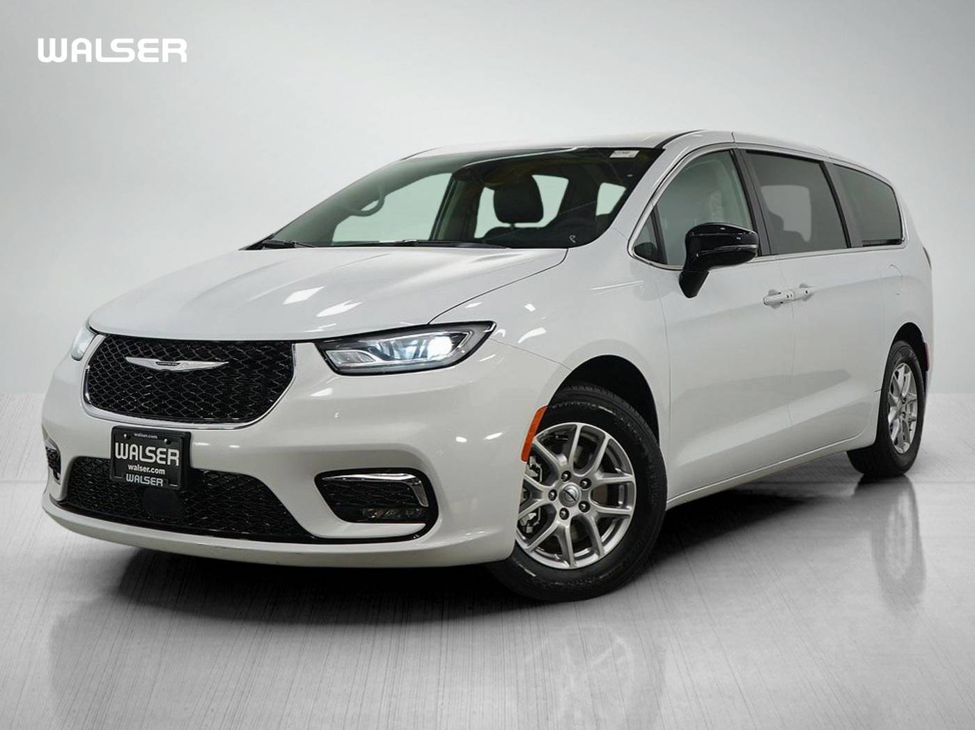 2024 Chrysler Pacifica Touring L — Minivan — 36,712 mi — Hopkins, MN