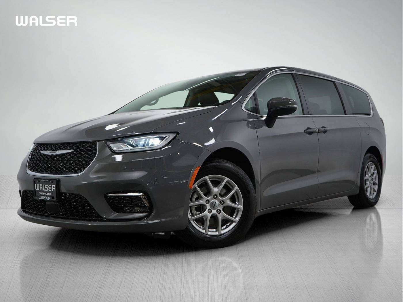 2023 Chrysler Pacifica Touring L — Minivan — 55,082 mi — Hopkins, MN