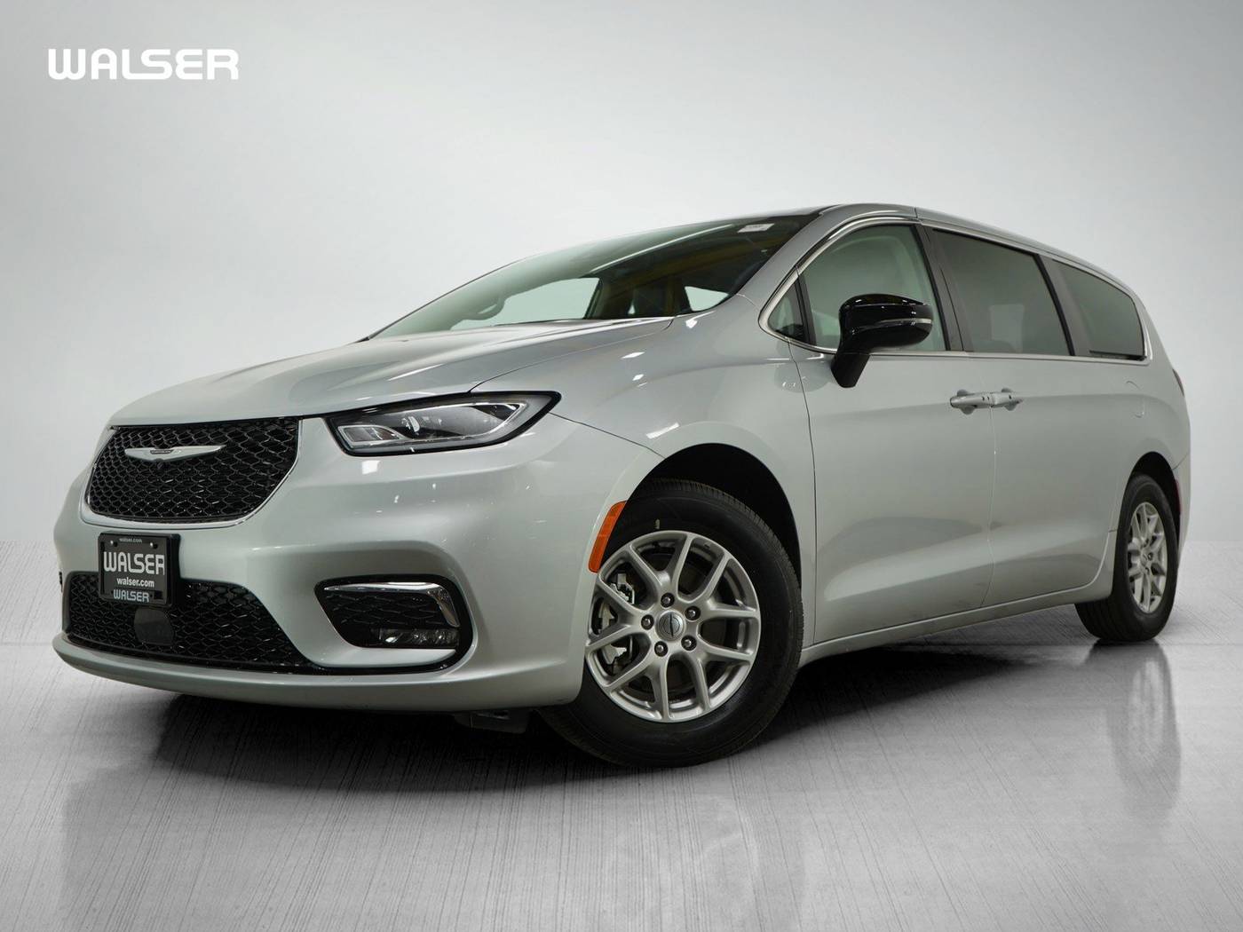 2024 Chrysler Pacifica Touring L — Minivan — 20,384 mi — Hopkins, MN