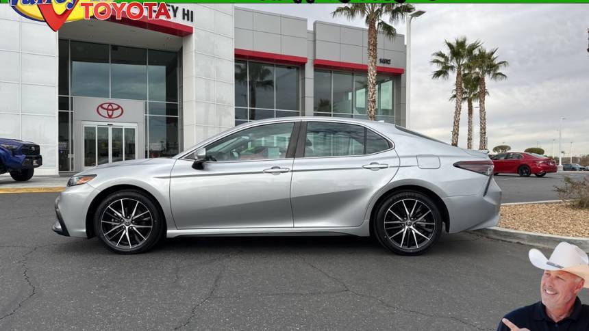 2022 Toyota Camry SE — Sedan — 22,186 mi — Victorville, CA