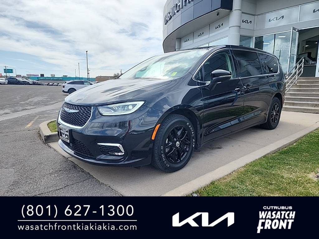 2023 Chrysler Pacifica Touring L — Minivan — 82,474 mi — Ogden, UT