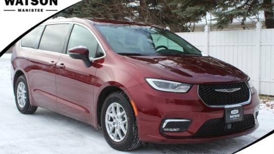 2023 Chrysler Pacifica Touring L — Minivan — 69,325 mi — Manistee, MI