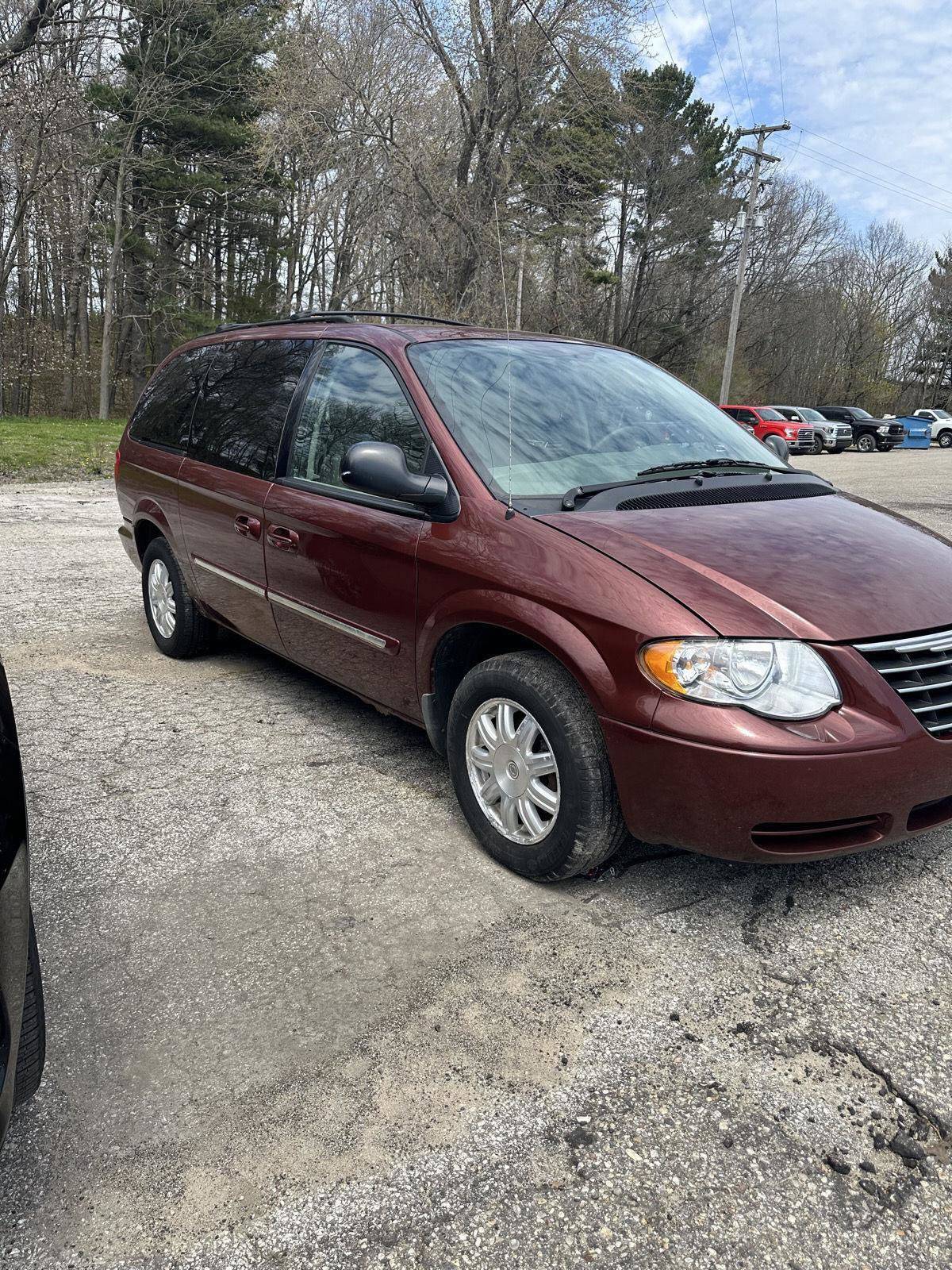 2006 Chrysler Town & Country Touring — Minivan — 174,531 mi — Manistee, MI