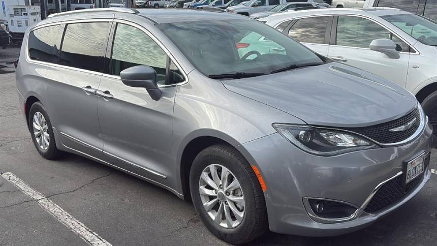 2018 Chrysler Pacifica Touring L — Minivan — 75,138 mi — Watsonville, CA
