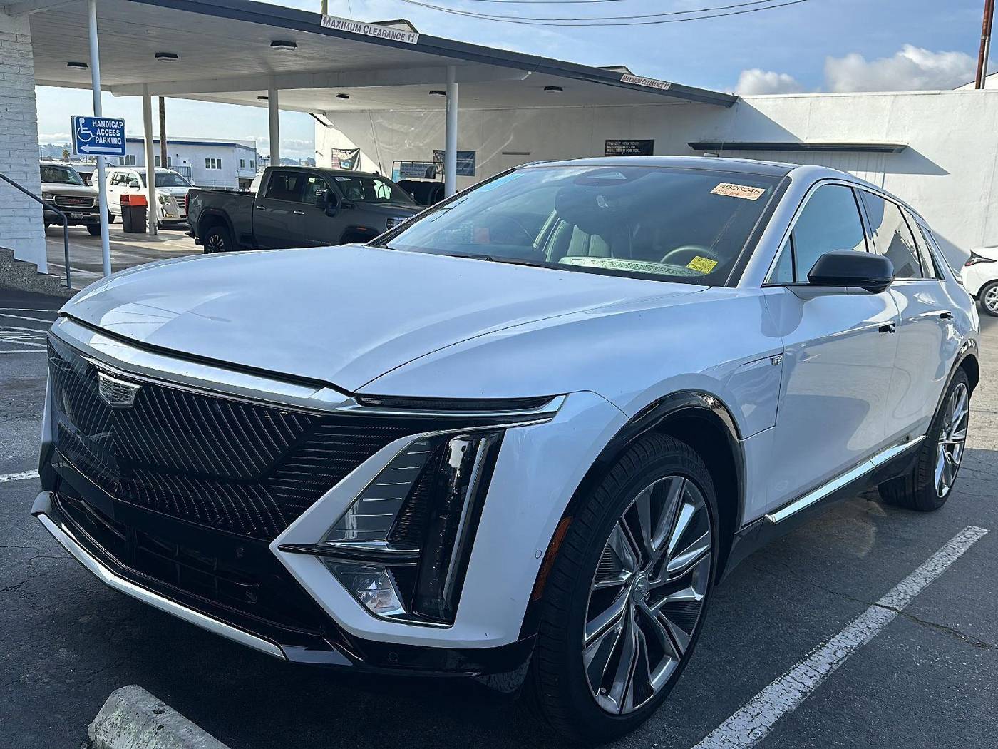 2024 Cadillac LYRIQ Luxury — SUV — 1,674 mi — Watsonville, CA