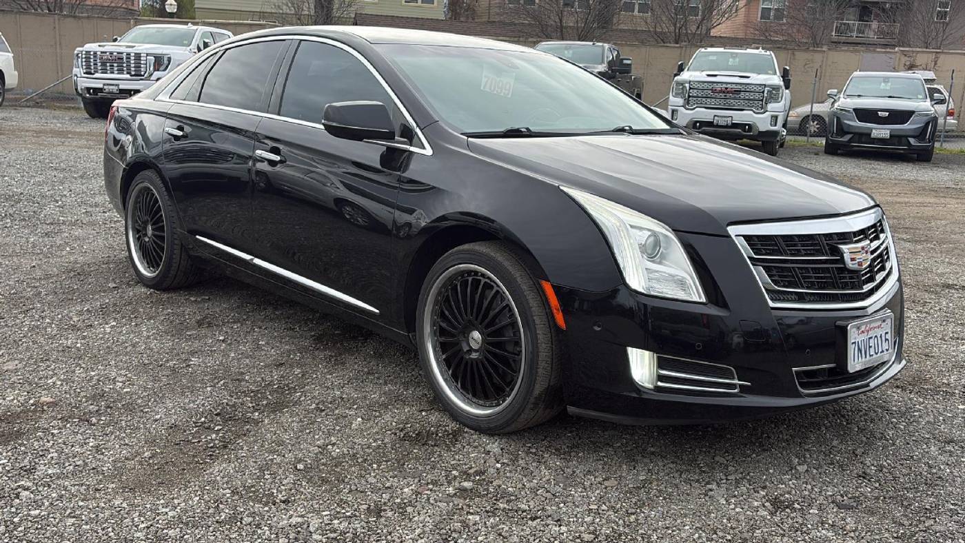 2016 Cadillac XTS Luxury Collection — Sedan — 117,180 mi — Watsonville, CA
