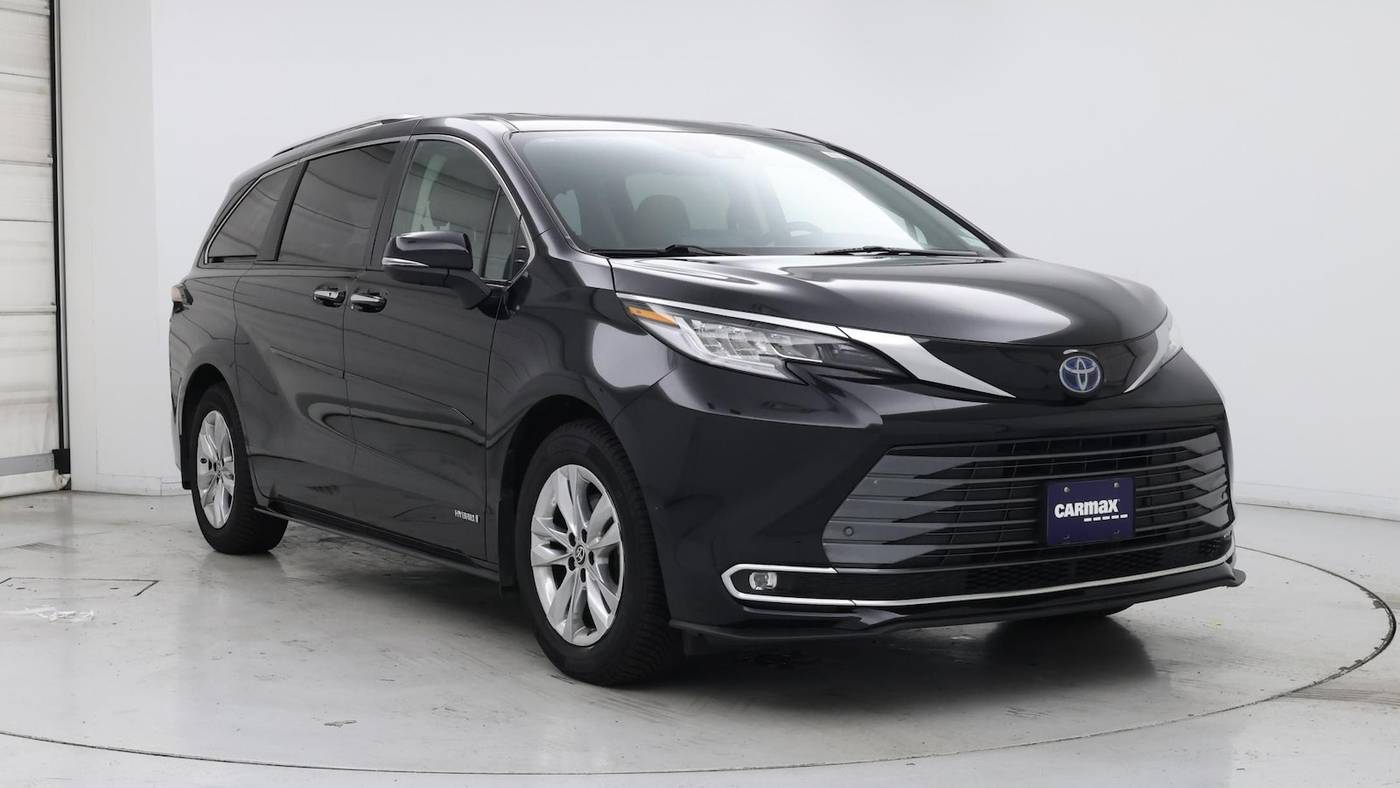 2021 Toyota Sienna Limited — Minivan — 60,235 mi — Edison, NJ