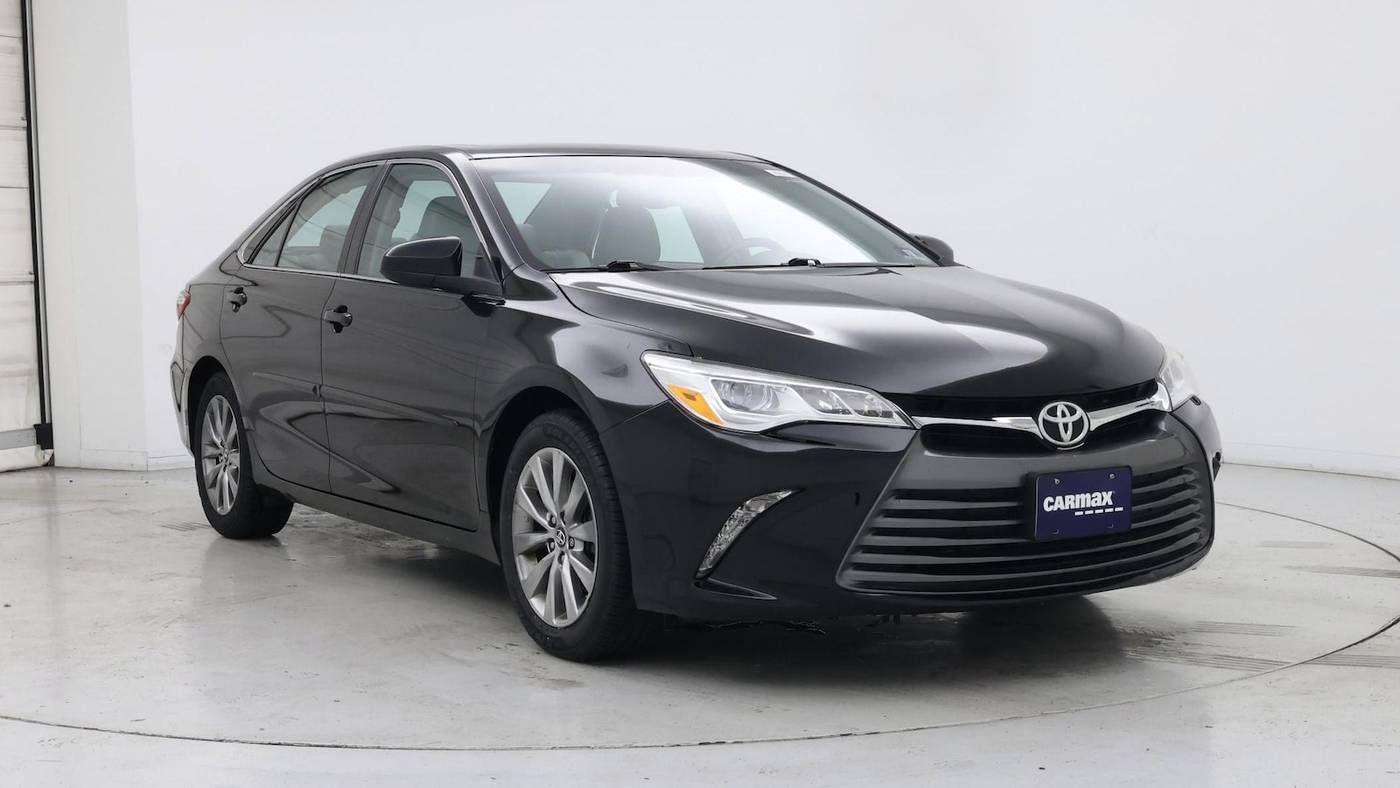 2016 Toyota Camry XLE V6 — Sedan — 69,800 mi — Edison, NJ