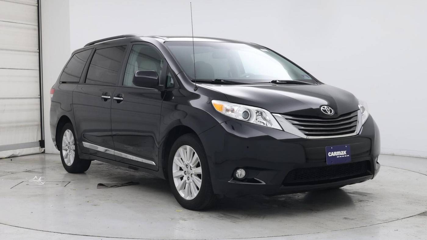 2013 Toyota Sienna XLE — Minivan — 71,449 mi — Edison, NJ