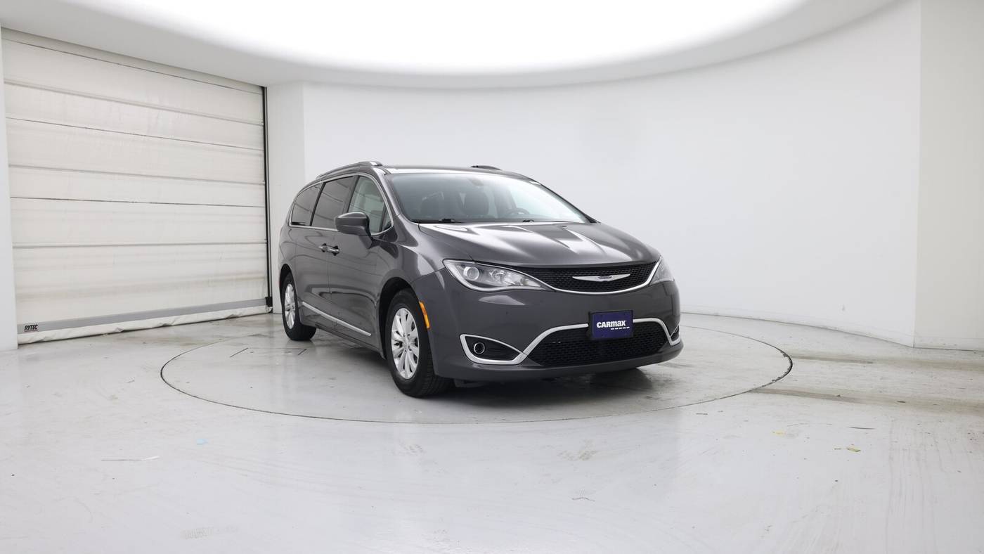 2018 Chrysler Pacifica Touring L — Minivan — 50,875 mi — Edison, NJ