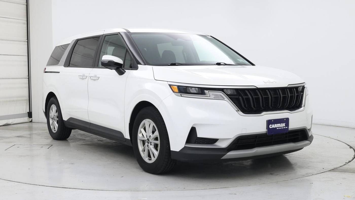 2023 Kia Carnival LXS — Minivan — 74,280 mi — Edison, NJ