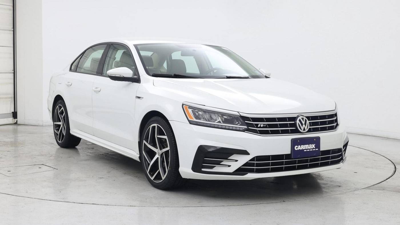 2018 Volkswagen Passat R-Line — Sedan — 62,167 mi — Edison, NJ