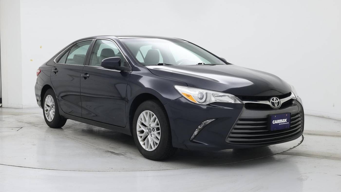 2017 Toyota Camry LE — Sedan — 76,325 mi — Edison, NJ
