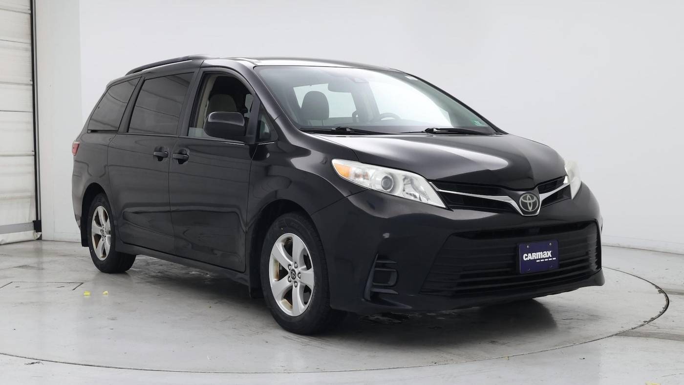 2018 Toyota Sienna LE — Minivan — 102,609 mi — Edison, NJ