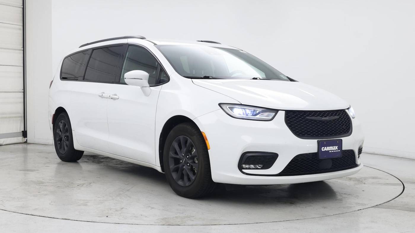 2022 Chrysler Pacifica Touring L — Minivan — 21,041 mi — Edison, NJ