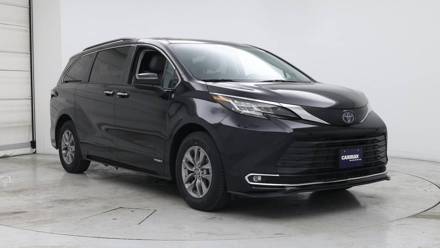 2021 Toyota Sienna XLE — Minivan — 36,928 mi — Edison, NJ