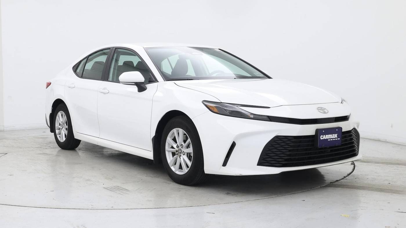 2025 Toyota Camry LE — Sedan — 11,930 mi — Edison, NJ