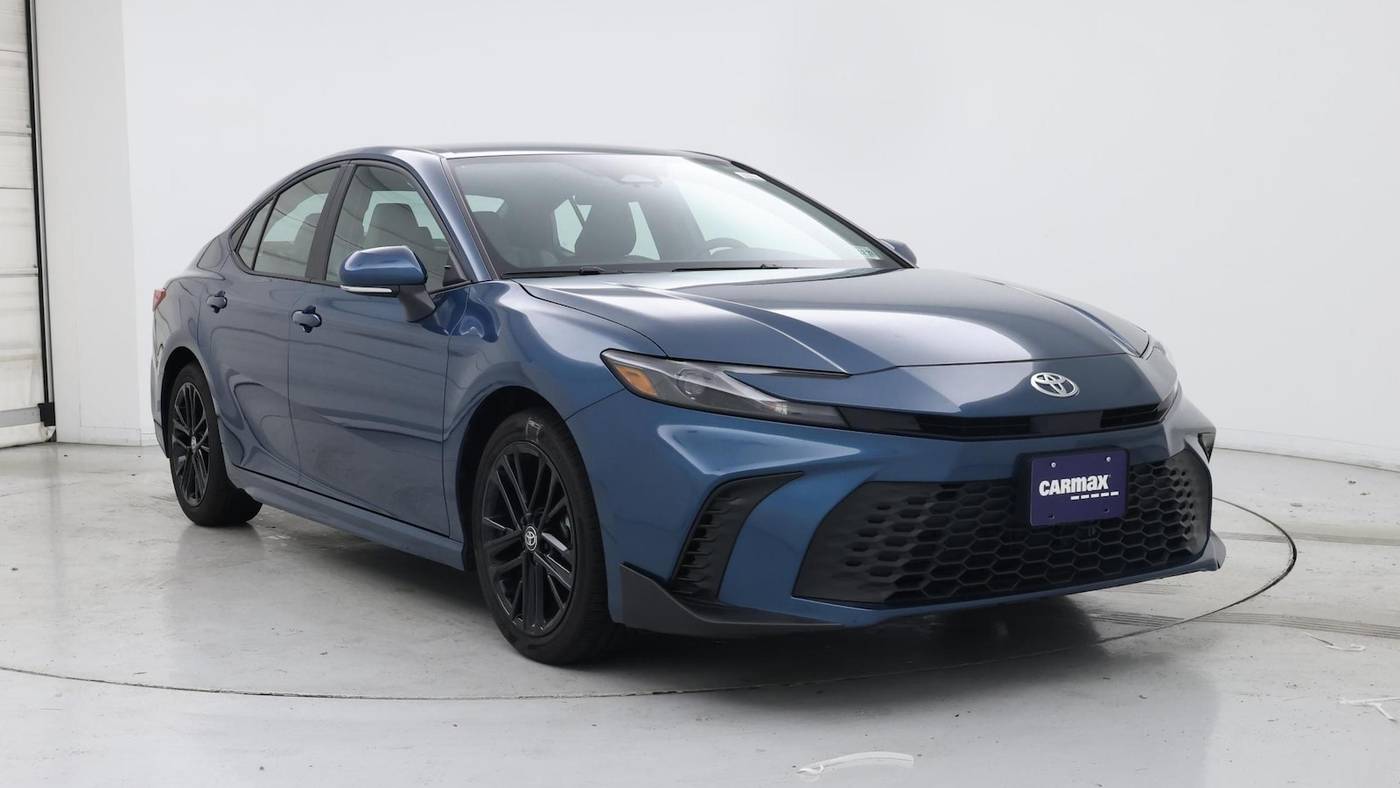 2025 Toyota Camry SE — Sedan — 4,510 mi — Edison, NJ