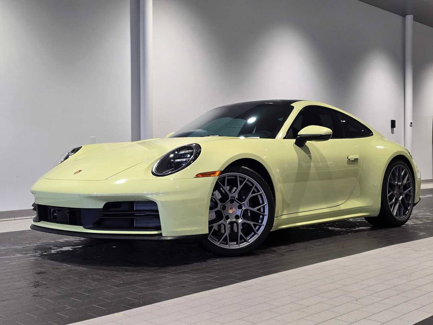 2025 Porsche 911 Carrera