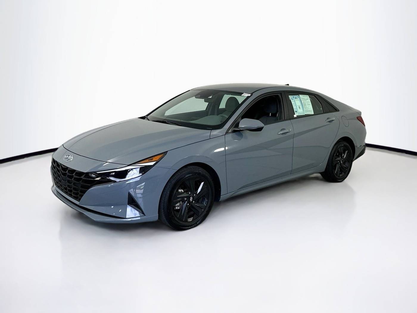 2022 Hyundai Elantra SEL — Sedan — 17,079 mi — Palm Harbor, FL