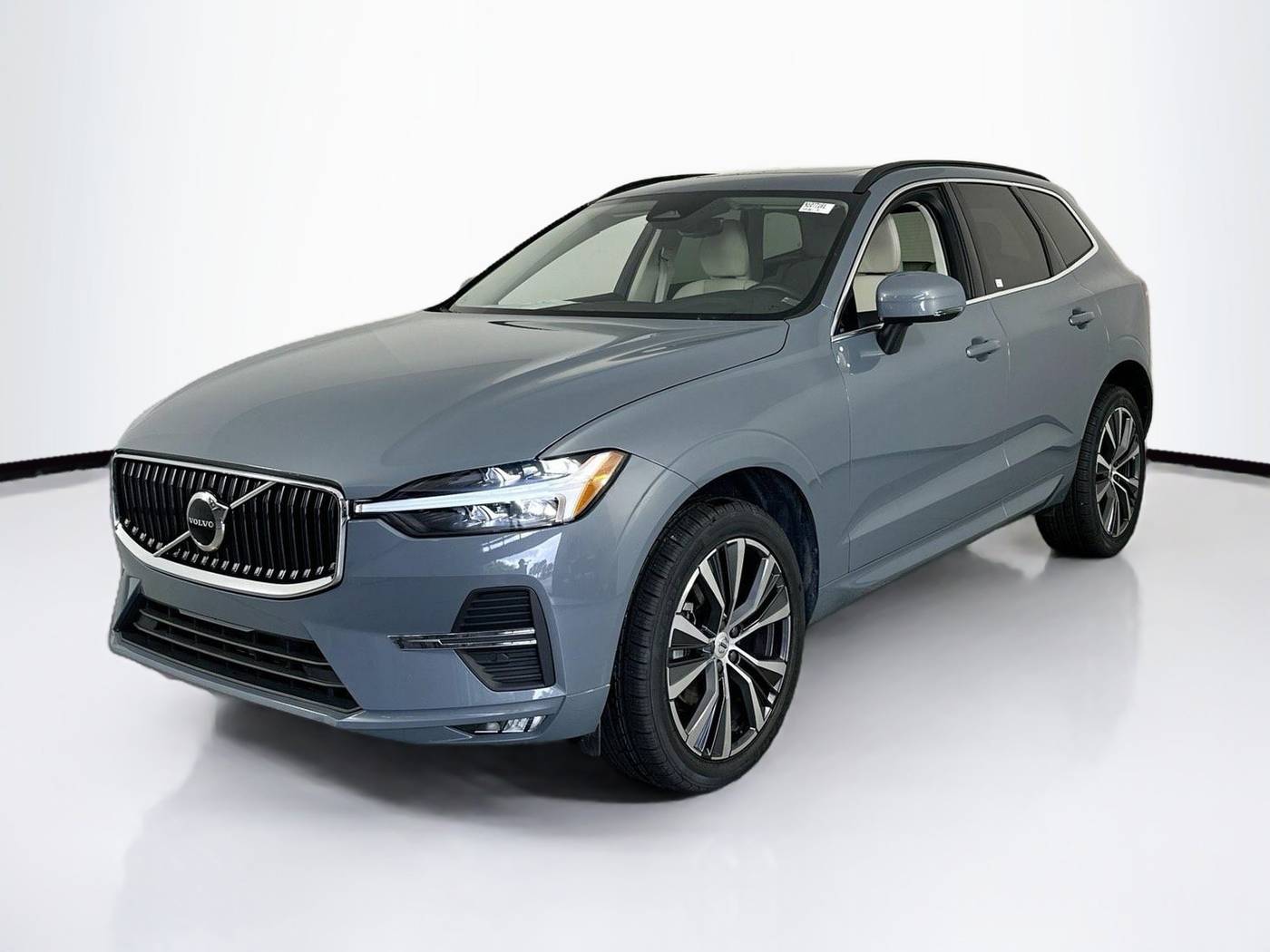 2022 Volvo XC60 Momentum — SUV — 29,912 mi — Palm Harbor, FL