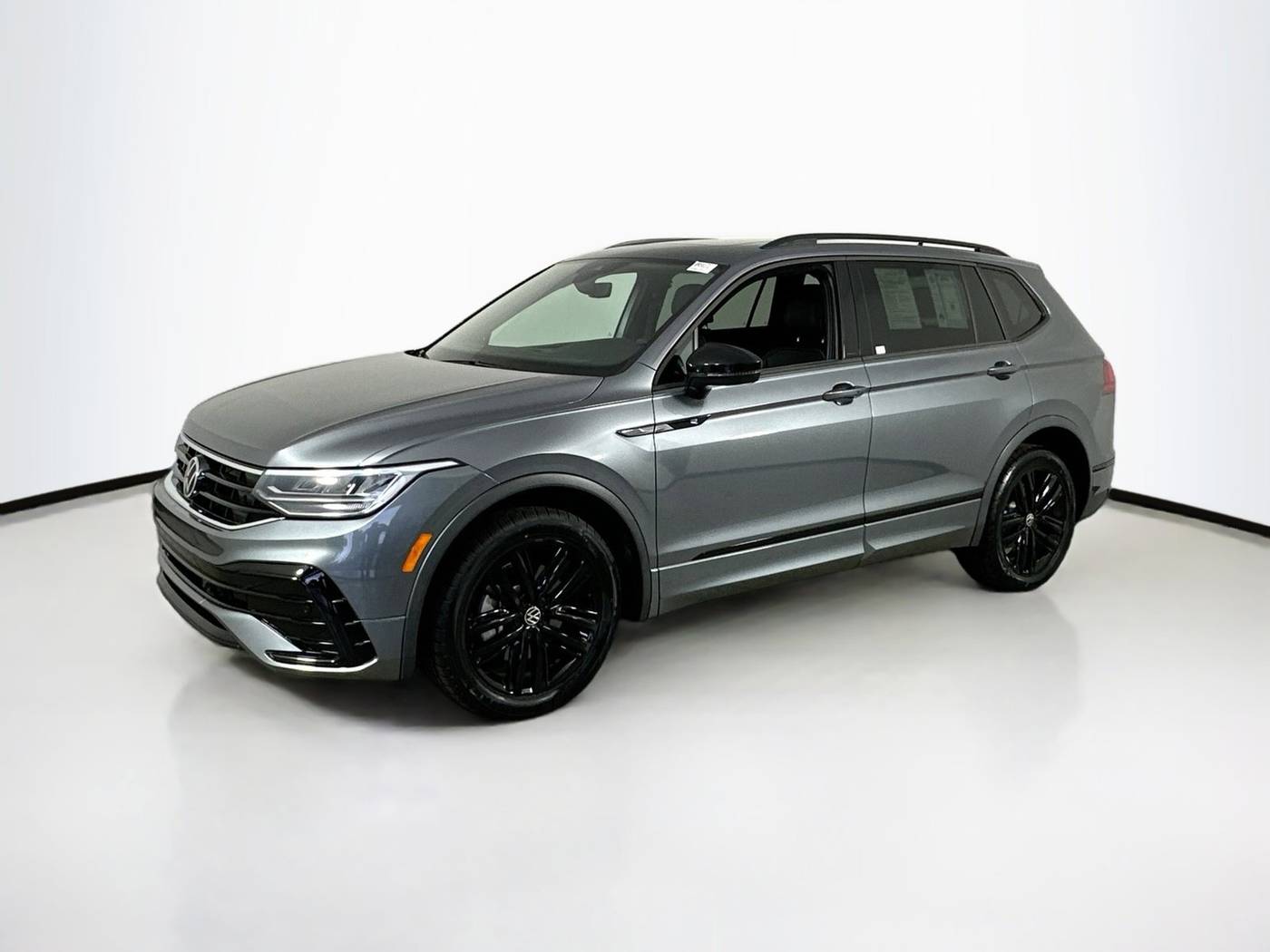 2022 Volkswagen Tiguan SE R-Line Black — SUV — 28,103 mi — Palm Harbor, FL
