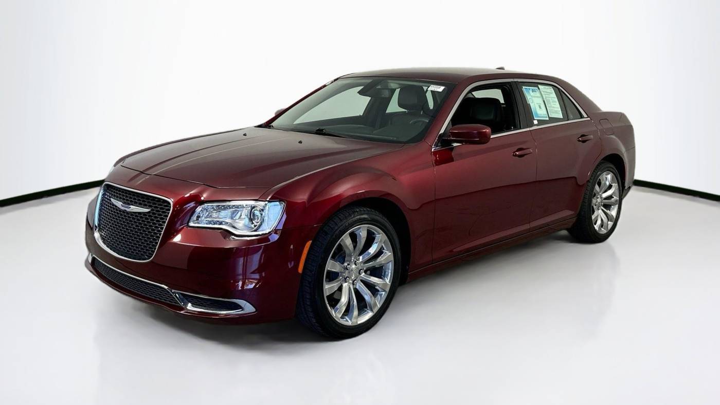 2019 Chrysler 300 Touring L — Sedan — 8,902 mi — Palm Harbor, FL