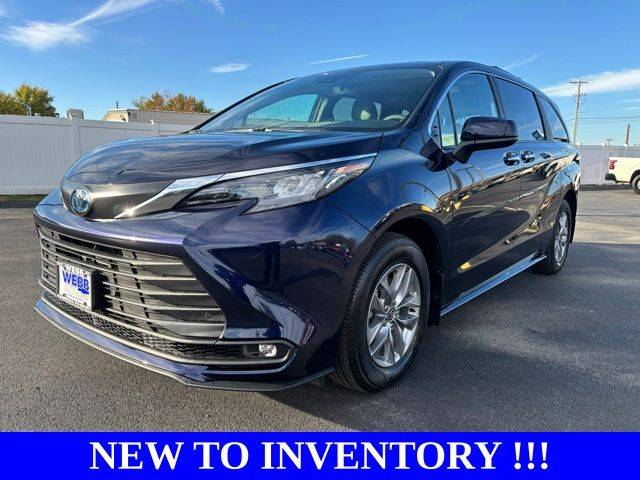 2025 Toyota Sienna XLE — Minivan — 1,184 mi — Plainfield, IL