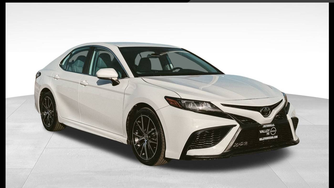 2022 Toyota Camry SE — Sedan — 81,681 mi — Victorville, CA