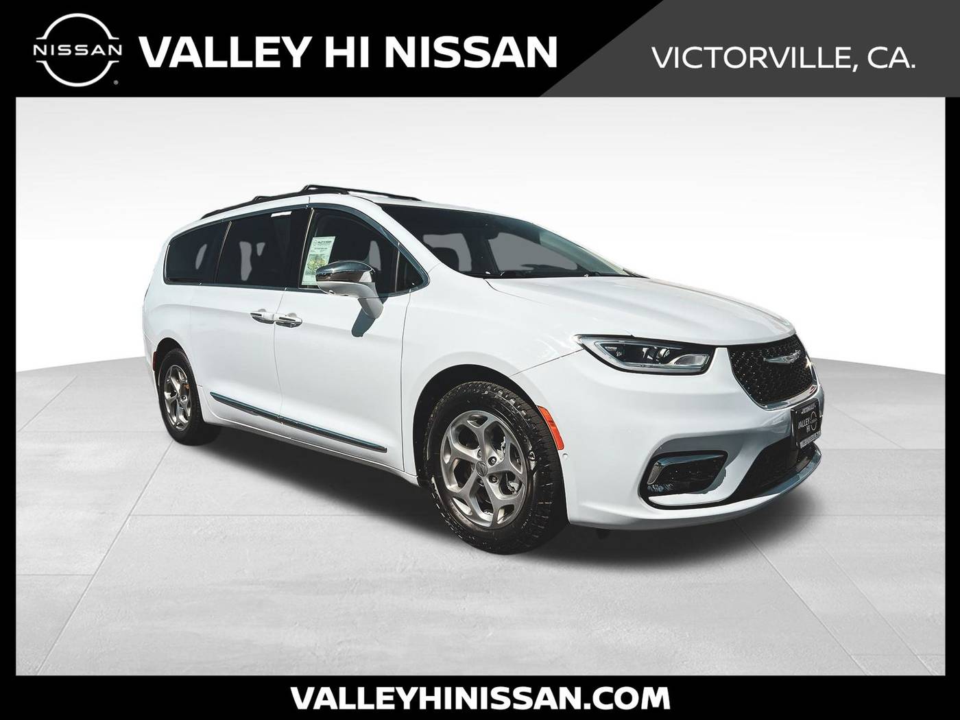 2022 Chrysler Pacifica Limited — Minivan — 75,399 mi — Victorville, CA