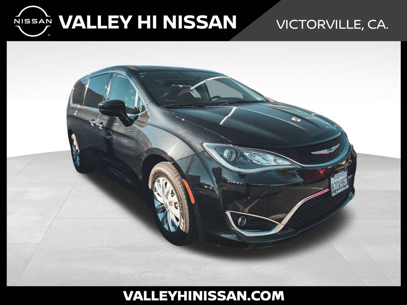 2019 Chrysler Pacifica Touring Plus — Minivan — 117,907 mi — Victorville, CA