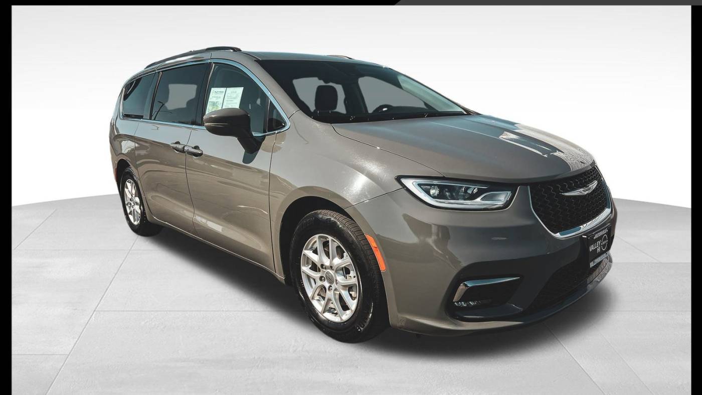 2022 Chrysler Pacifica Touring L — Minivan — 64,306 mi — Victorville, CA