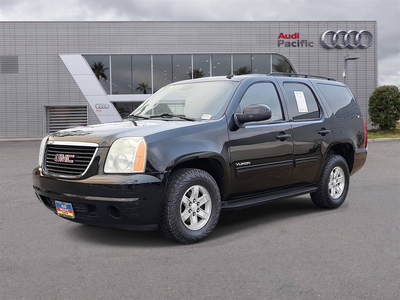 2011 GMC Yukon SLE — SUV — 143,386 mi — Torrance, CA