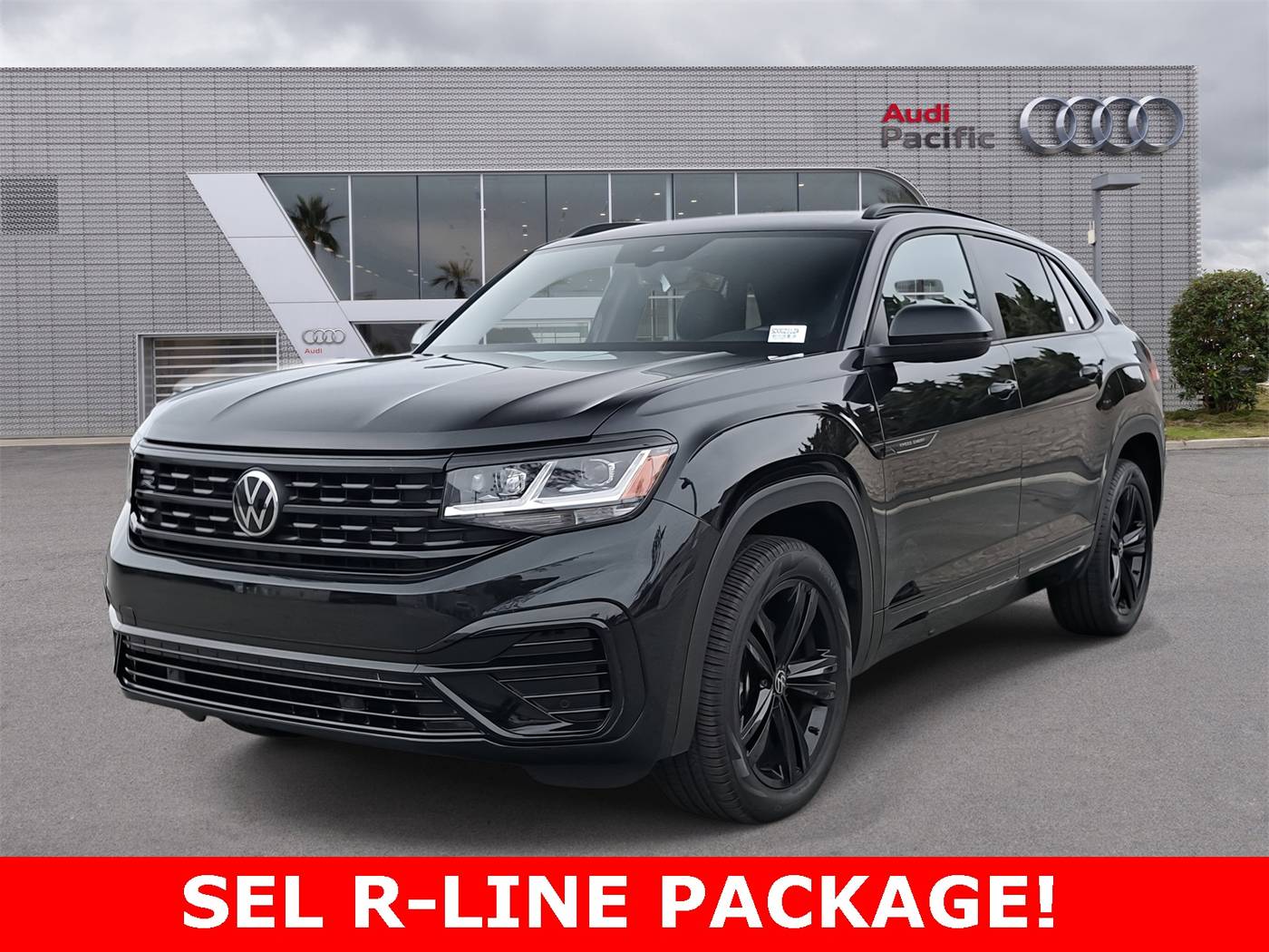 2022 Volkswagen Atlas Cross Sport SEL R-Line Black — SUV — 28,784 mi — Torrance, CA